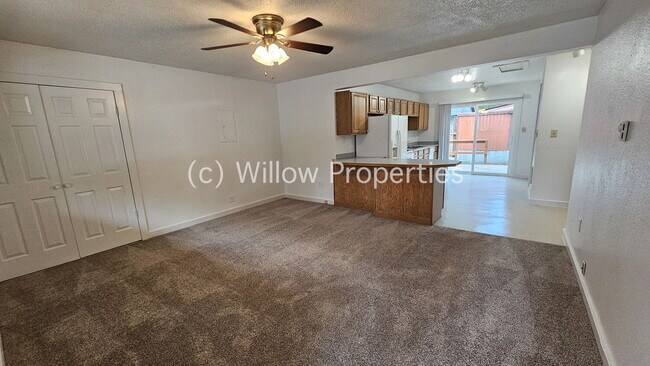Primary Photo - Lakewood Studio w/ walking distance to wat...