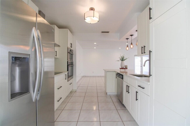 Building Photo - 9680 SW 77th St
