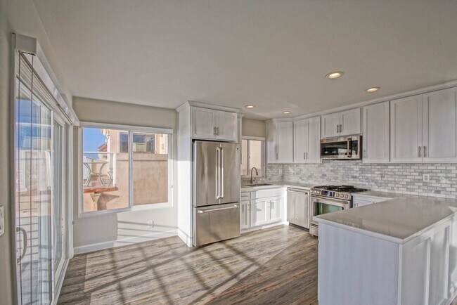 Building Photo - REMODELED, BRIGHT & AIRY, 2-STORY HOME W/ AMAZING PANORAMIC OCEAN VIEWS, 2 LIVING SPACES, 2 LARGE...