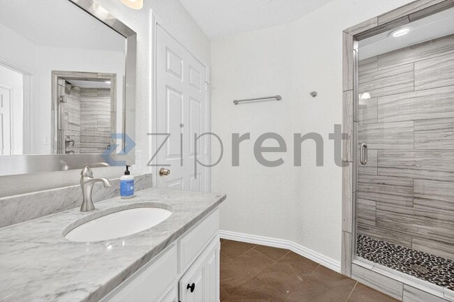 Building Photo - 3901 High Rd