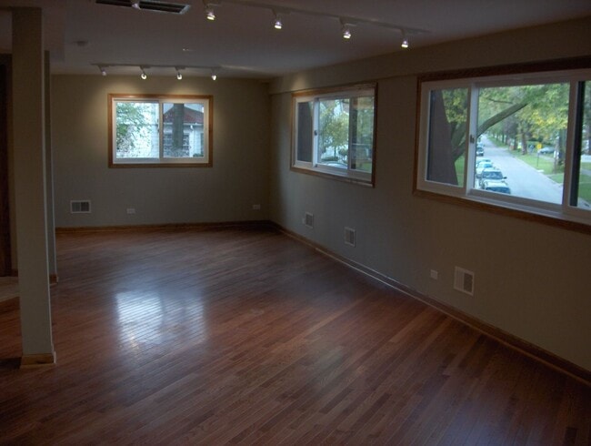 Building Photo - 257 - *450 Green Bay Road Bldg*