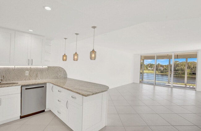 Building Photo - 804 Cypress Blvd