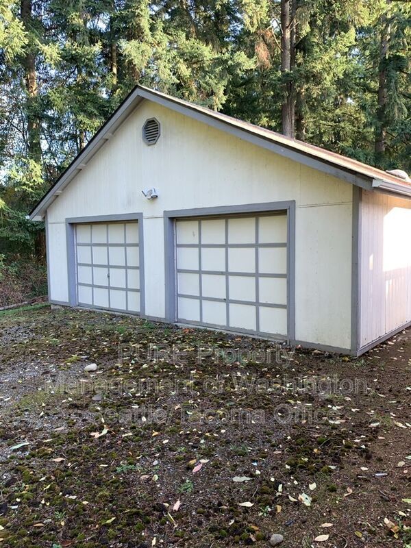 Building Photo - 16008 34th St E