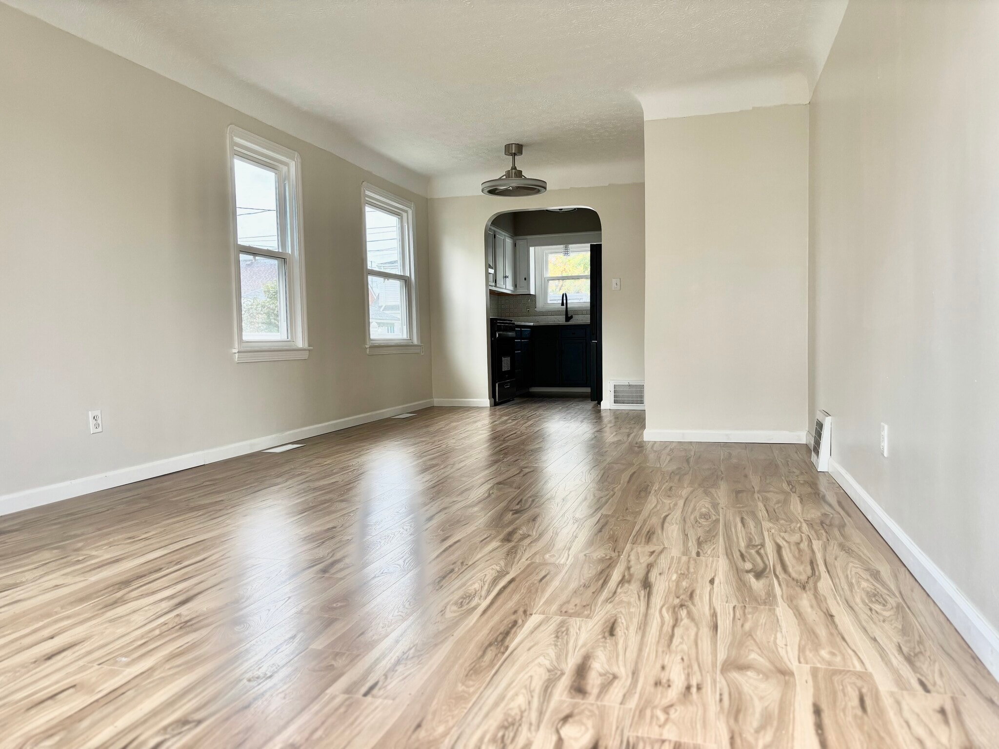 Building Photo - 3312 Brookview Blvd