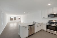 Building Photo - New Rent Rate! Modern 4/2 in East Central/ Sapphire Grove