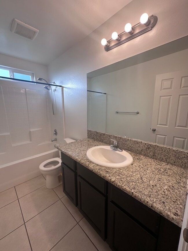 Building Photo - 509 Chapultepec Ave