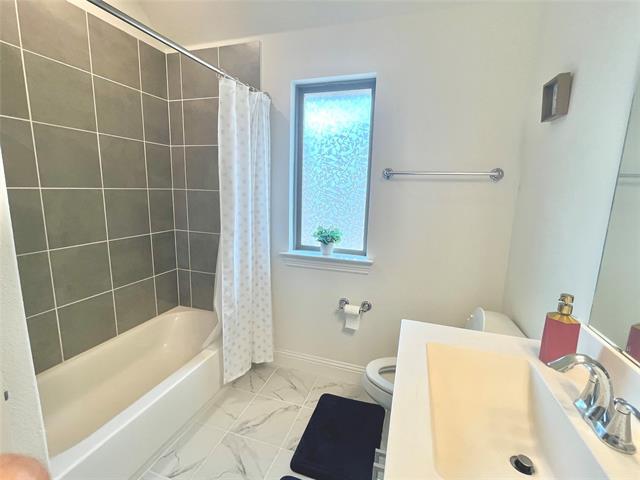 Building Photo - 3121 Casablanca St