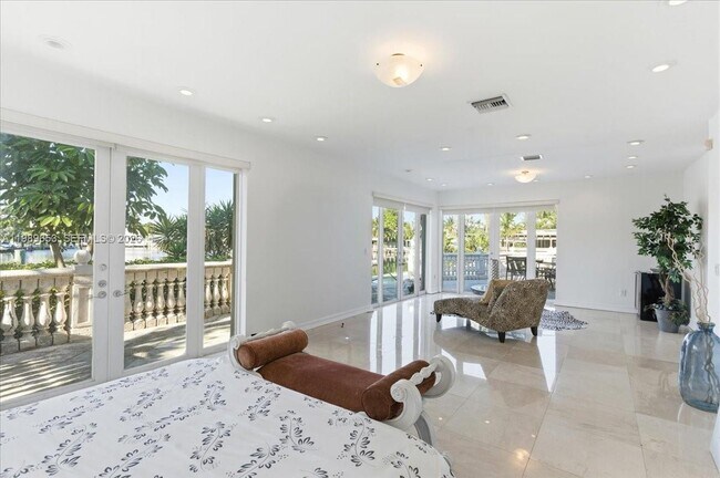 Building Photo - 1249 Biscaya Dr