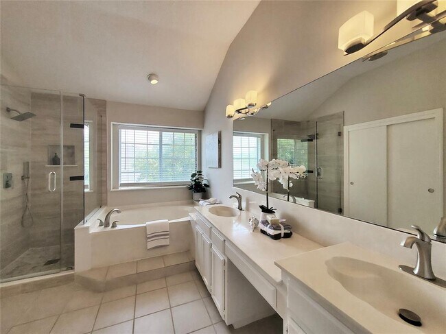 Building Photo - 11105 Crossland Dr