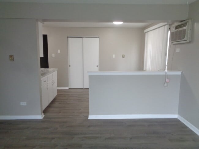 Building Photo - 6045 Marshall Ave