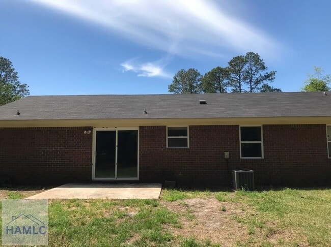 Building Photo - 454 Elm St