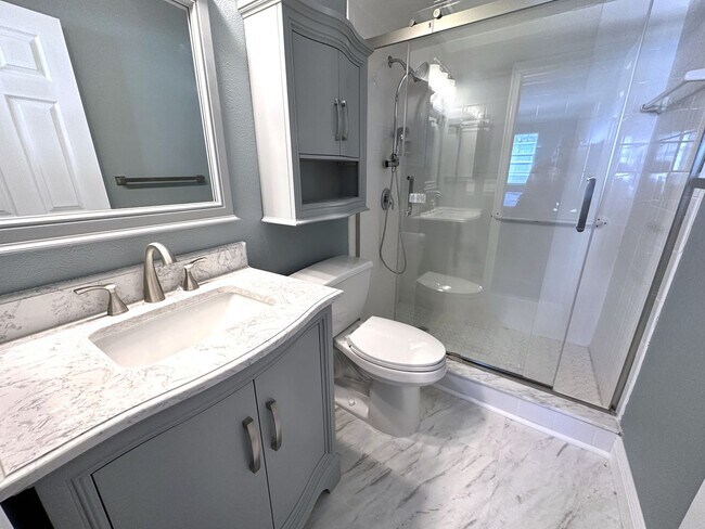 Building Photo - STUNNING 2/2 RIVERFRONT RENTAL IN KEY HARBOR