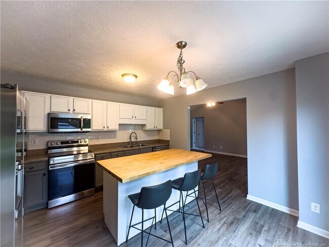 Building Photo - 290 Strike Eagle Dr