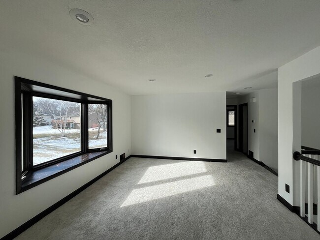 Building Photo - 9225 Garrison Way