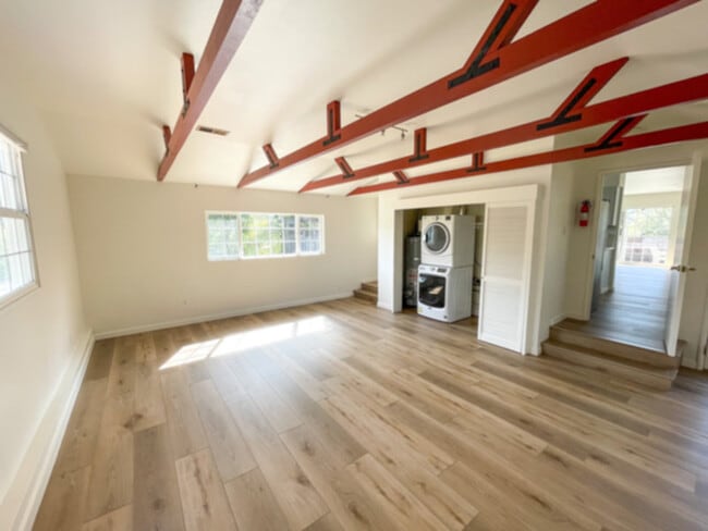 Building Photo - GORGEOUS NEW REMODEL! MARINWOOD 3BR Home,2...