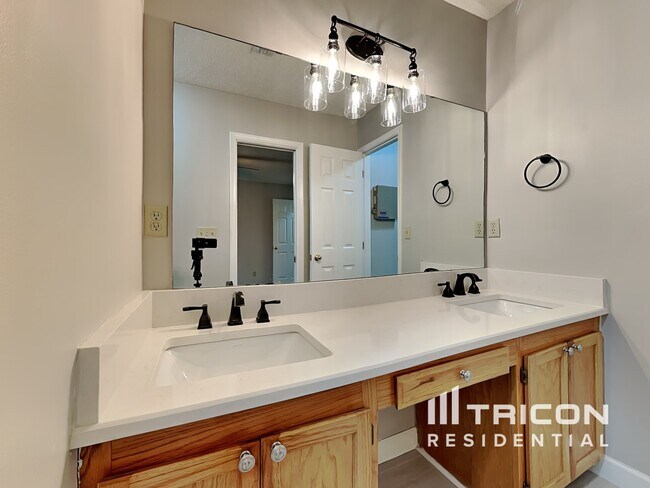 Building Photo - 7764 Invermere Boulevard Jacksonville FL