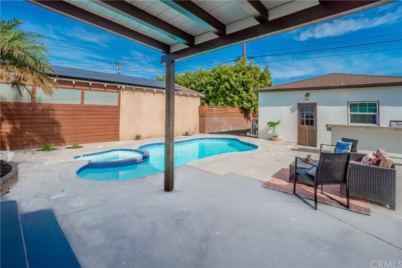 Building Photo - 3600 Gardenia Ave