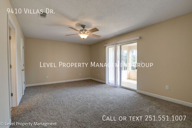 Building Photo - Move in special! 2/2 Duplex Showings will ...