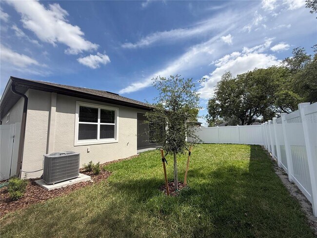 Building Photo - 3915 Big Sky Dr