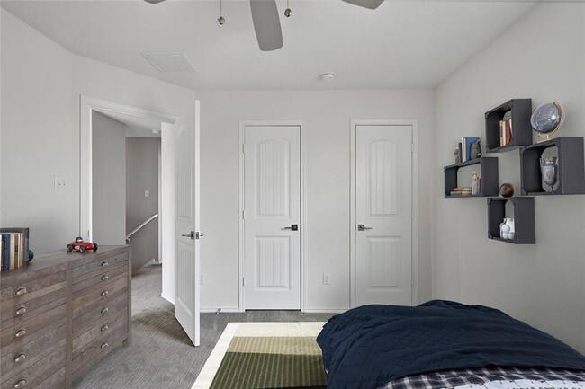 Building Photo - 144 Holstein St