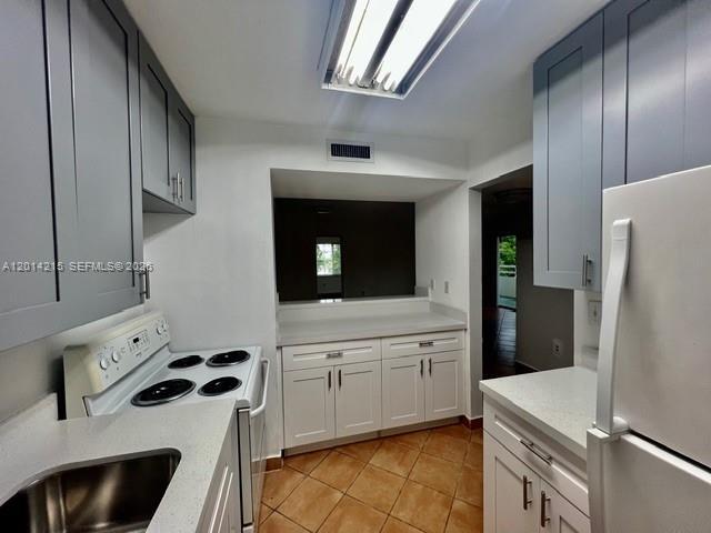 Building Photo - 10755 SW 108th Ave