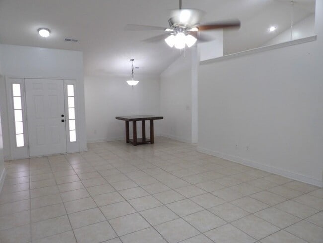 Building Photo - 5040 Capulet Cir