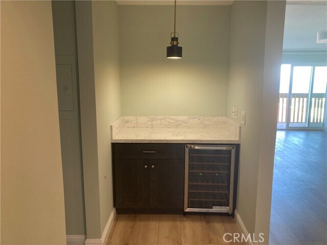 Building Photo - 6542 Ocean Crest Dr