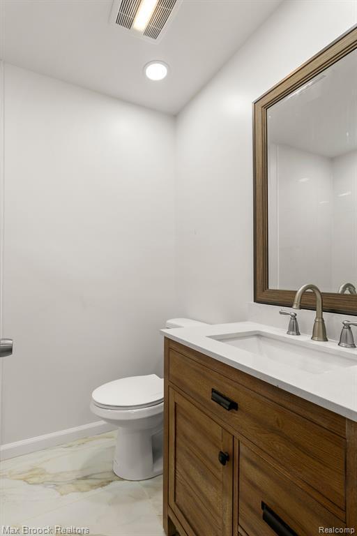 Building Photo - 6207 Nicholas Dr