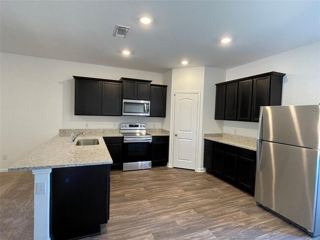 Building Photo - 112 Dupont Pass