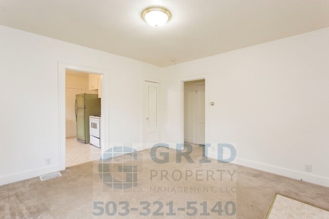 Building Photo - Craftsman Bungalow Available in Kenton Area