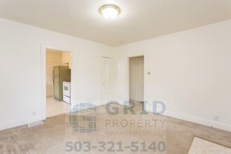 Building Photo - Craftsman Bungalow Available in Kenton Nei...