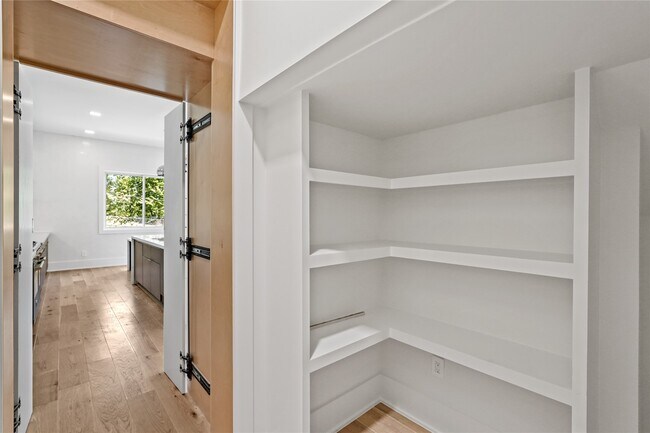 Building Photo - 4903 Braesvalley Dr