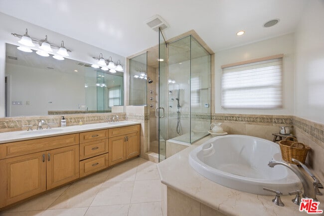 Building Photo - 12722 Halkirk St