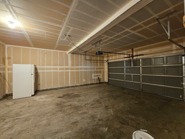 Building Photo - 8 Halsey Pl