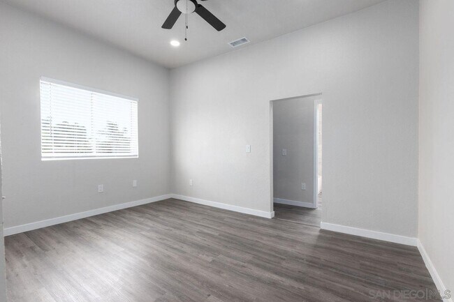 Building Photo - 2856 Franklin Ave