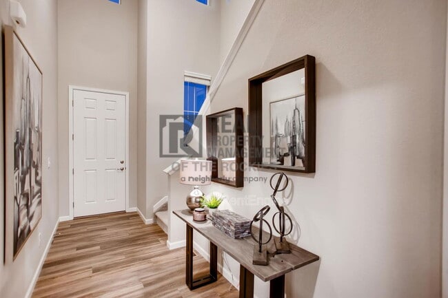 Building Photo - 2711 Tallgrass Ln