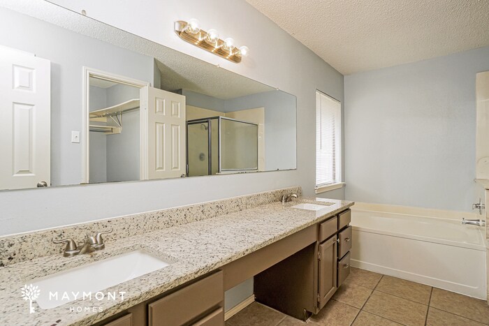 Building Photo - 8039 Sunshine Trail Dr