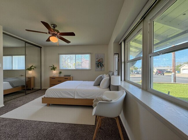 Building Photo - 3BD/2BA HOME AVAILABLE IN NORTH CLAIREMONT ONLY $4,195!