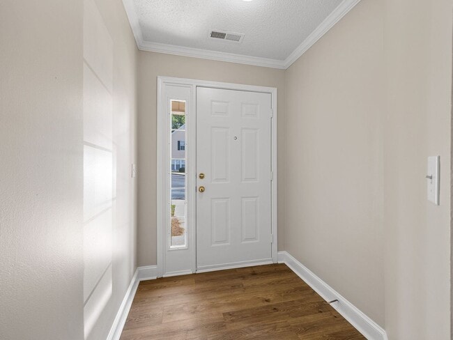 Building Photo - Newly Renovated 2BR, 2 BA in Greer SC