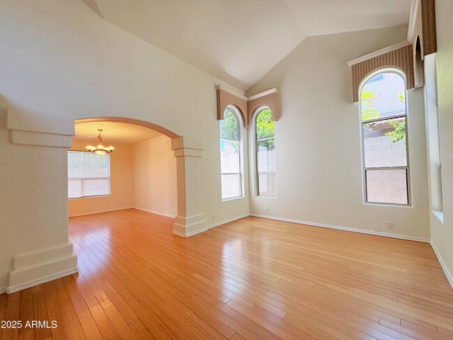 Building Photo - 3213 E Desert Flower Ln