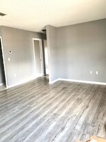 Building Photo - 331 Blanco Ct