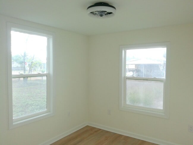 Building Photo - 306 Allison Dr