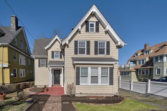 Building Photo - 403 Palisade Ave