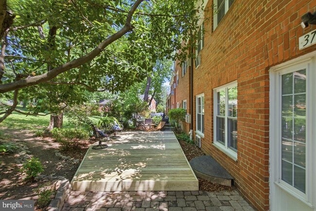 Building Photo - 3712 Valley Dr