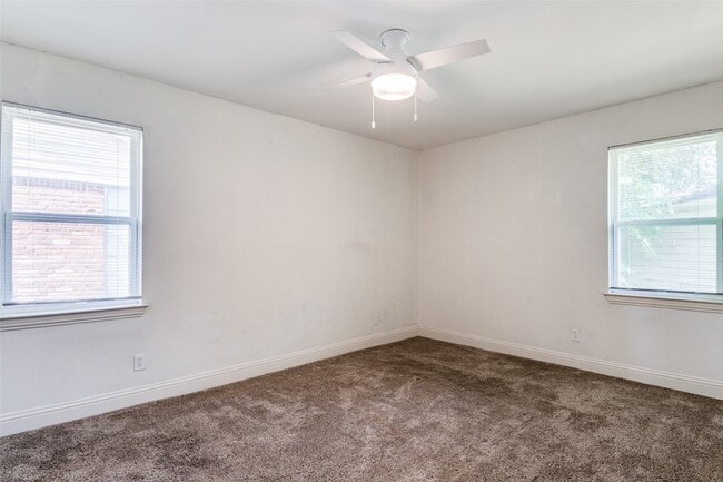 Building Photo - 10019 Olmos Dr