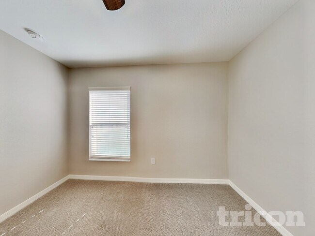 Building Photo - 77 Lake Ring Dr