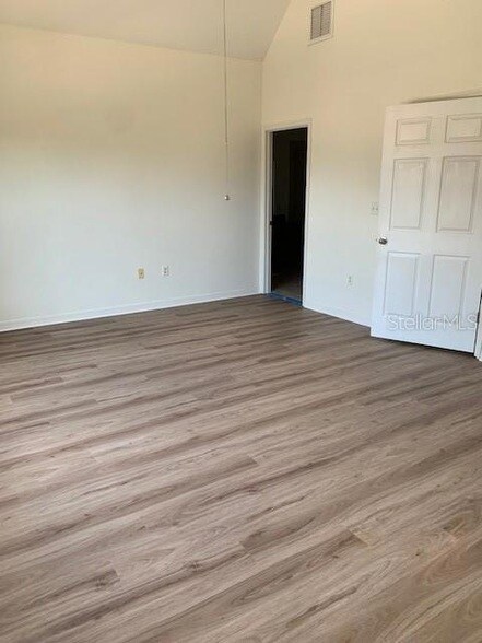 Building Photo - 4247 Tyler Cir N