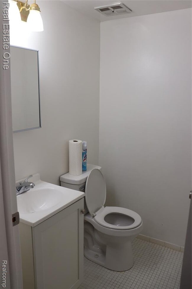 Building Photo - 8256 Karam Blvd