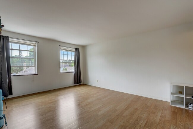 Building Photo - Becher Apartments