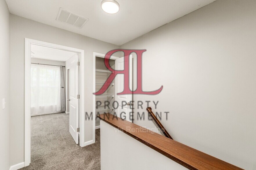 Building Photo - 5807 Bridgehampton Dr